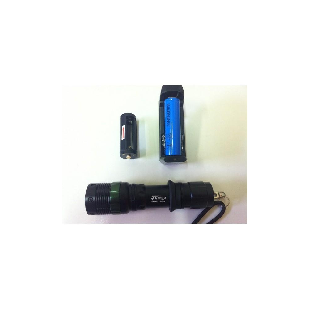 LANTERNA METAL PRETA RECARREGAVEL ZOOM TAUE 8000W/5800 LUMENS
