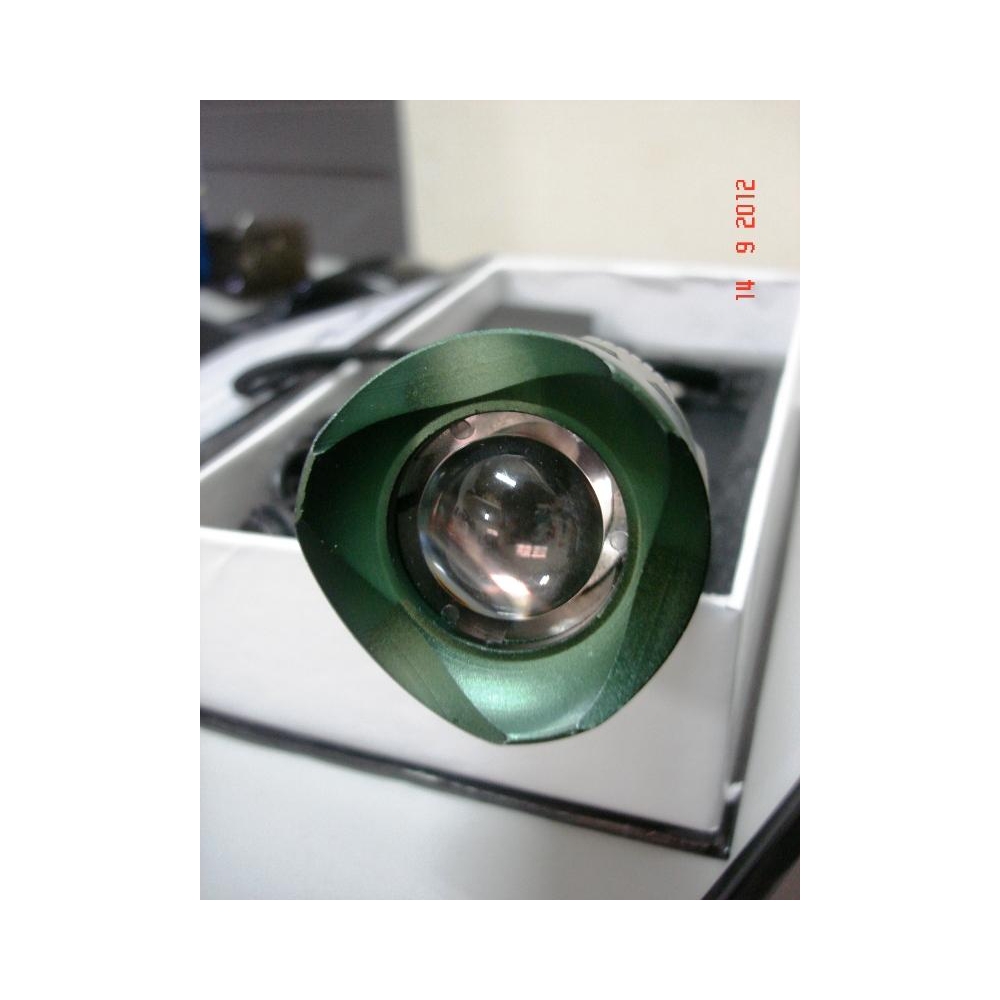 LANTERNA METAL RECARREGAVEL TAUE LED CREE 8000 LUMENS